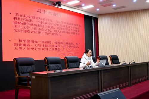 (2)校团委书记李晓培发言 (2)校团委书记李晓培发言