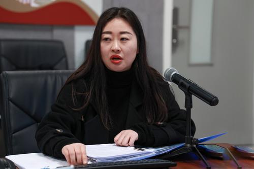 2.计算机平面设计专业带头人王宁进行自评汇报 2.计算机平面设计专业带头人王宁进行自评汇报