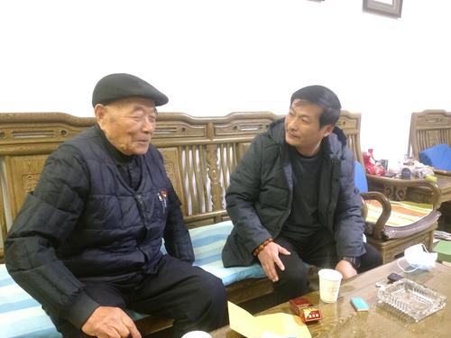 2副校长郑棣认真了解离休教师庞振邦生活近况 2副校长郑棣认真了解离休教师庞振邦生活近况
