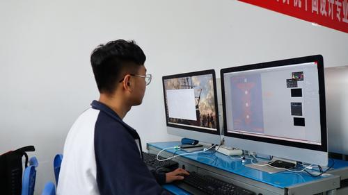 4郭宇哲同学创作《钉子精神》入围国际设计展览优秀奖