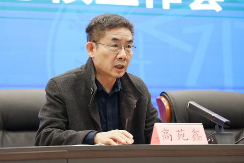 2第一考核组组长、郑州市教育局职业教育与成人教育处处长高苑鑫传达考核要求