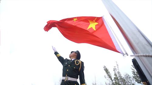 3沈尚威参加升旗活动 3沈尚威参加升旗活动