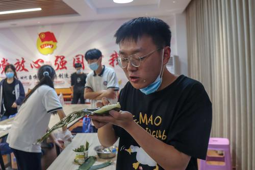 9.自己包的粽子吃起来味道就是不一样(1) 9.自己包的粽子吃起来味道就是不一样(1)