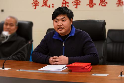 1.朱开锋老师作校园新闻写作交流