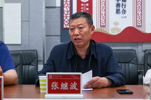 3副校长张继波汇报学校建设工程情况 3副校长张继波汇报学校建设工程情况