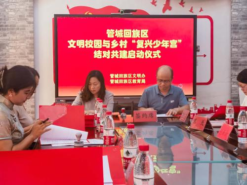2taptap滚球校副校长王宏亮代表学校签约