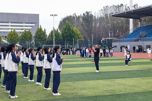 1郭炳森老师讲解健美操步伐 1郭炳森老师讲解健美操步伐