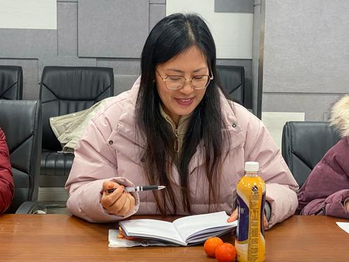 3高一年级长李新华老师总结回顾过去一年年级取得的成绩 3高一年级长李新华老师总结回顾过去一年年级取得的成绩