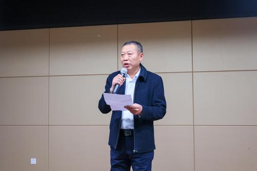 2副校长张继波致新年贺词 2副校长张继波致新年贺词