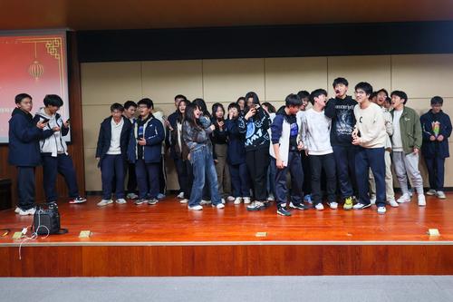 10所有表演人员带领大合唱《水手》 10所有表演人员带领大合唱《水手》