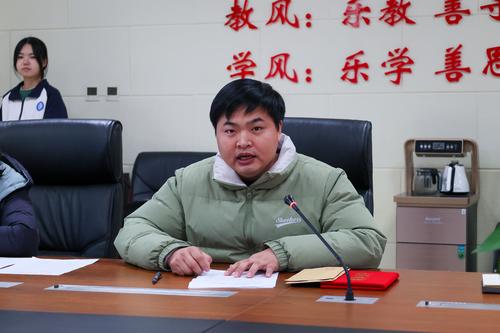 2市优秀通讯员朱开锋老师做经验交流 2市优秀通讯员朱开锋老师做经验交流