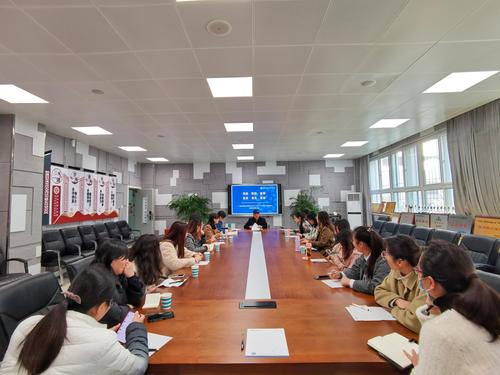 1郑州市中等职业学校礼仪中心组教研会在市信息技术学校召开 1郑州市中等职业学校礼仪中心组教研会在市信息技术学校召开