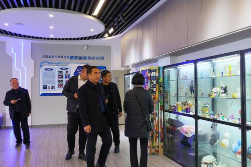 5参观动漫社 5参观动漫社