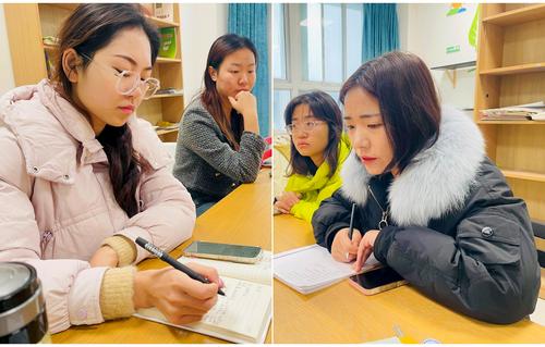 1.班主任老师在分享文明礼仪教育经验 1.班主任老师在分享文明礼仪教育经验