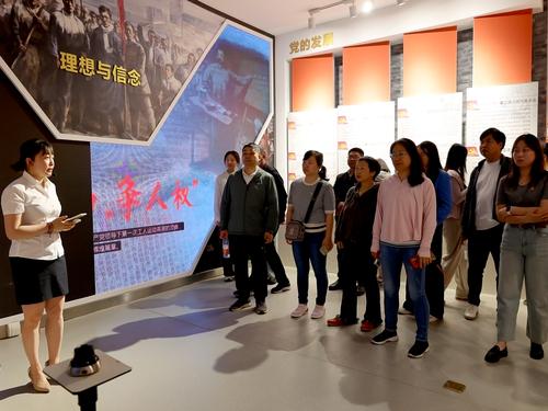 1taptap滚球校开展“学党史 强信念 跟党走”主题党日活动