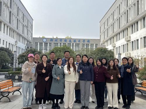 5双方教师合影留念