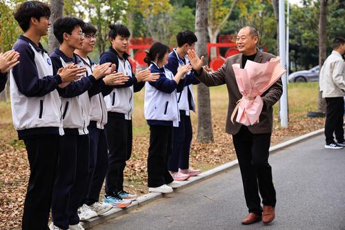 班主任入场