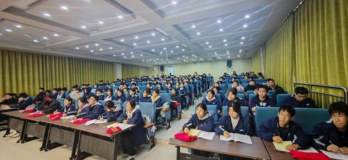 2同学们认真听讲 2同学们认真听讲
