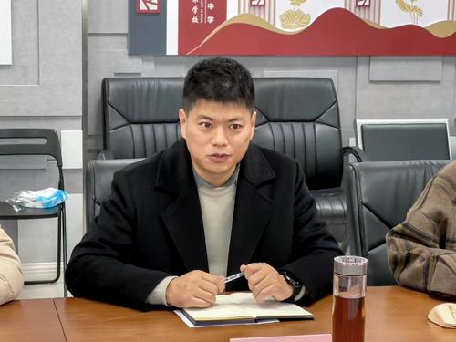 1taptap滚球校副校长朱荣涛致欢迎辞