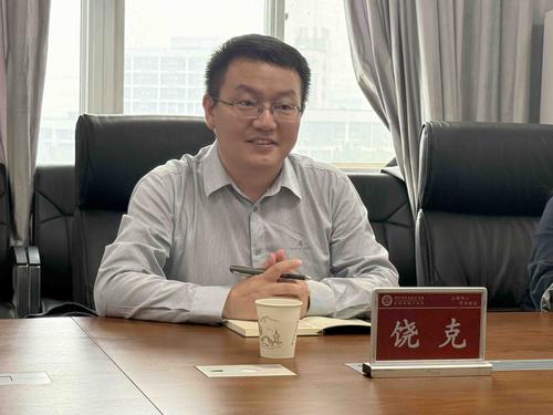 航空港区外国语高级中学副校长饶克作专题培训